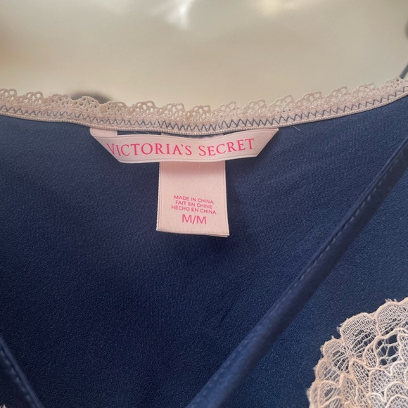 SOLD Vintage Victoria’s Secret navy slip dress with white lace detailing! - Picture 4 of 4